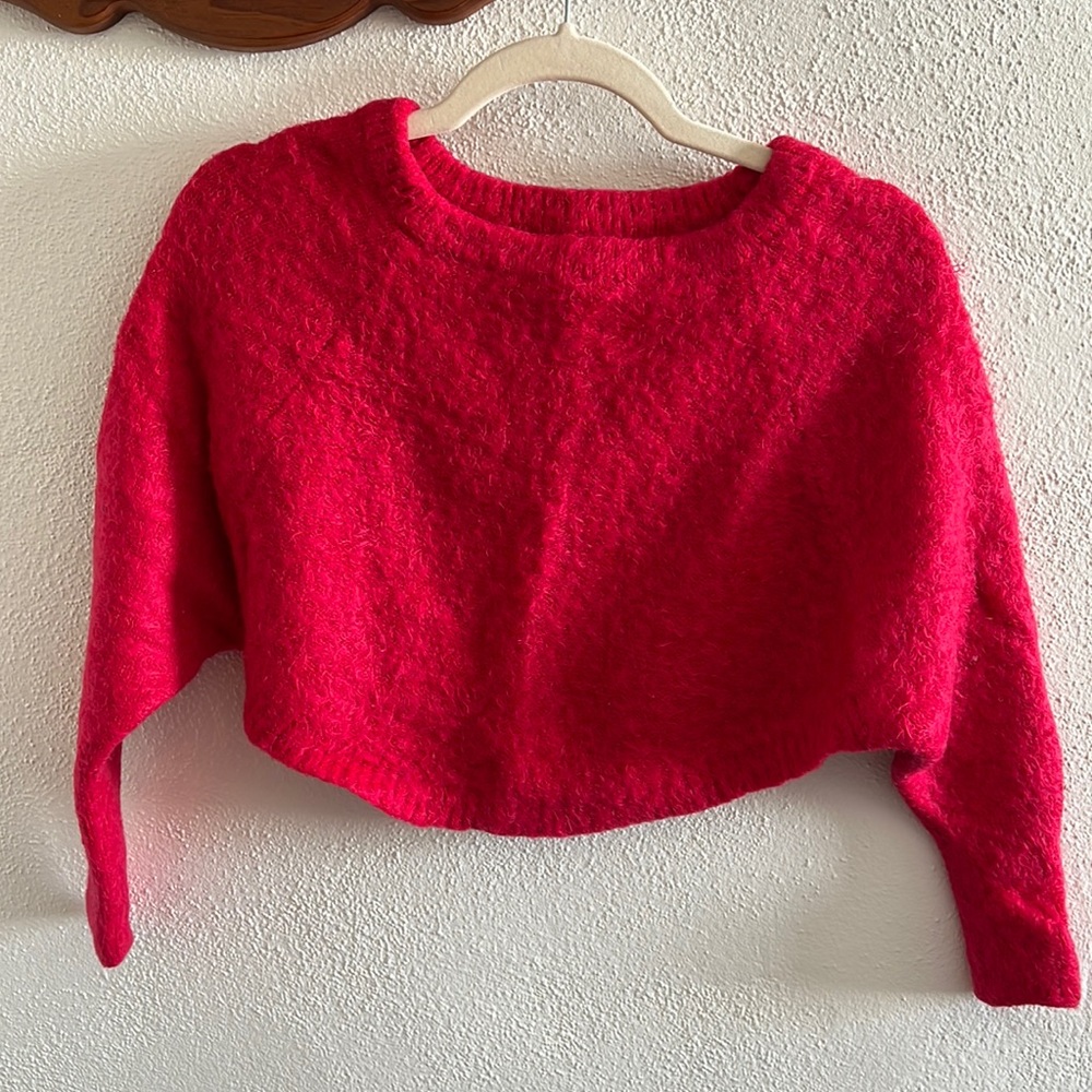 Cropped sweater top